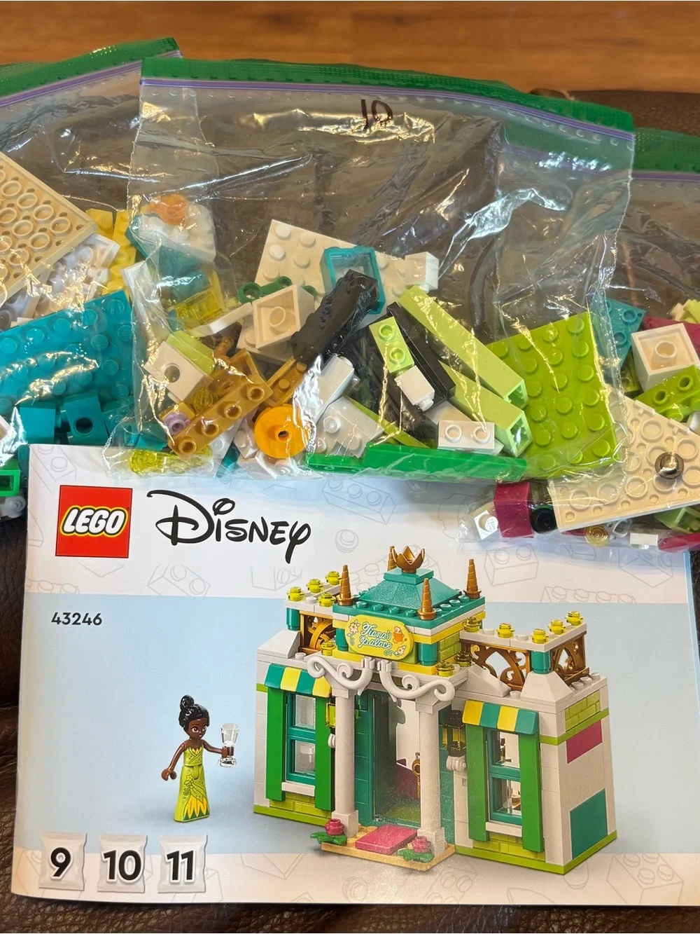 LEGO Disney Princess Market Adventure 43246 – Complete Set